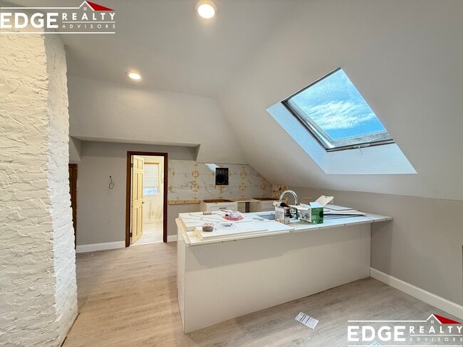 Building Photo - 2 Portina Rd