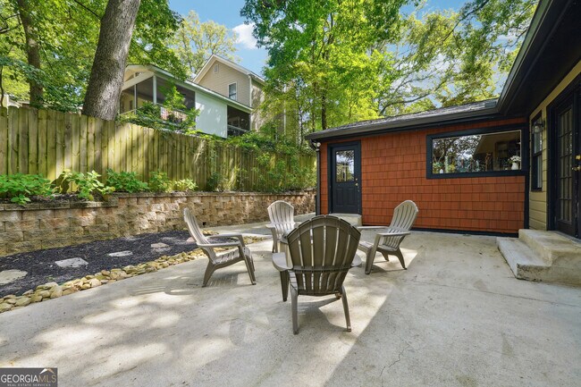 Foto del edificio - 1931 Woodland Hills Ave NW