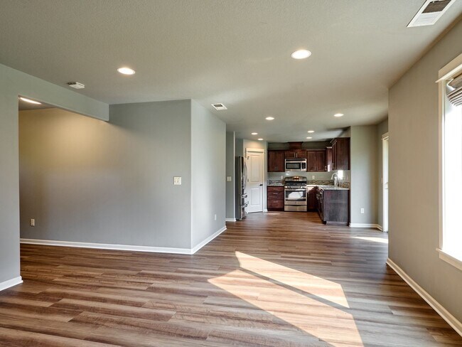 Foto del edificio - Beautiful 4 bedroom/2.5 Bath Home On Large...