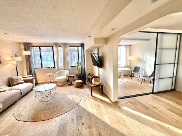 Foto del edificio - 1730 Beacon St