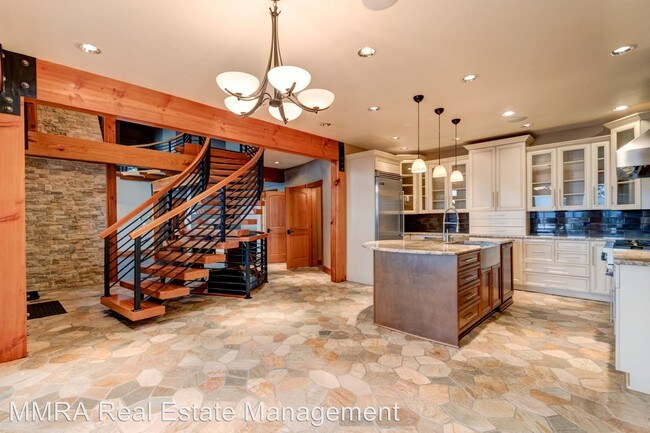 Building Photo - 1078 Chuckanut Dr