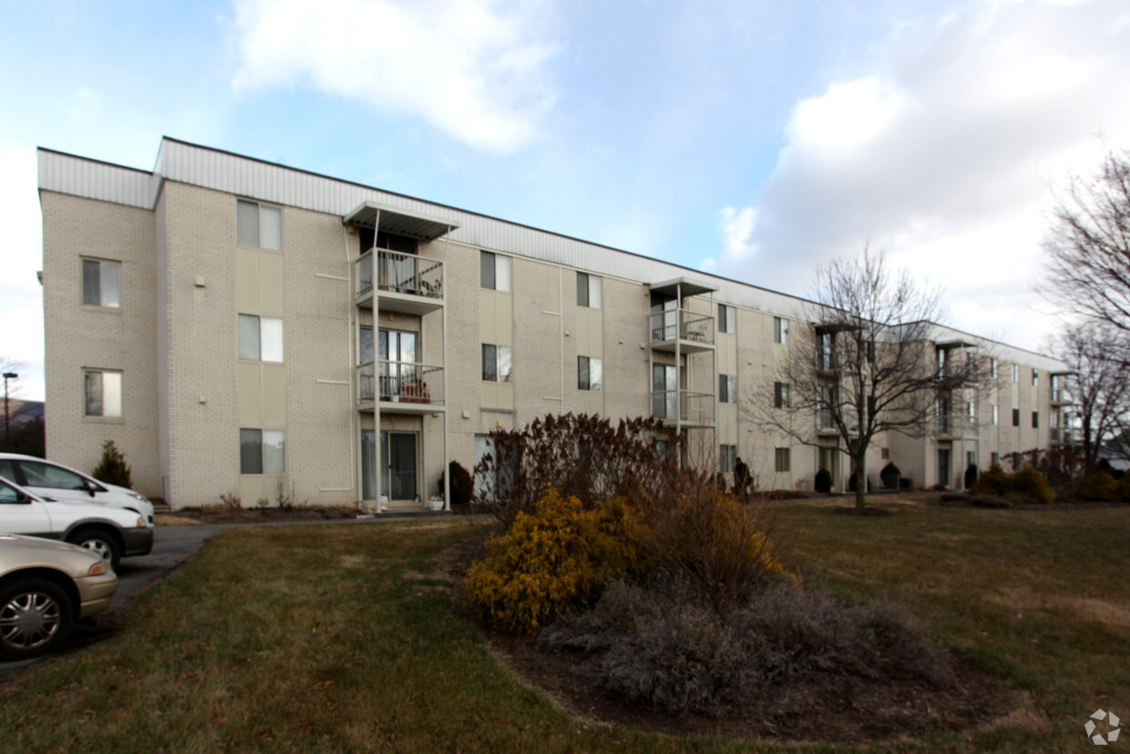Building Photo - 6509 Carefree Ln
