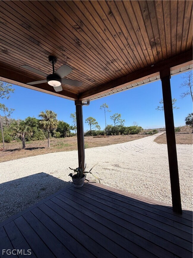 Foto del edificio - 11595 Tomato Rd