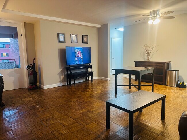 Foto del edificio - 1011 Arlington Blvd