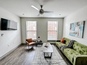 Building Photo - 501 N Magnolia St