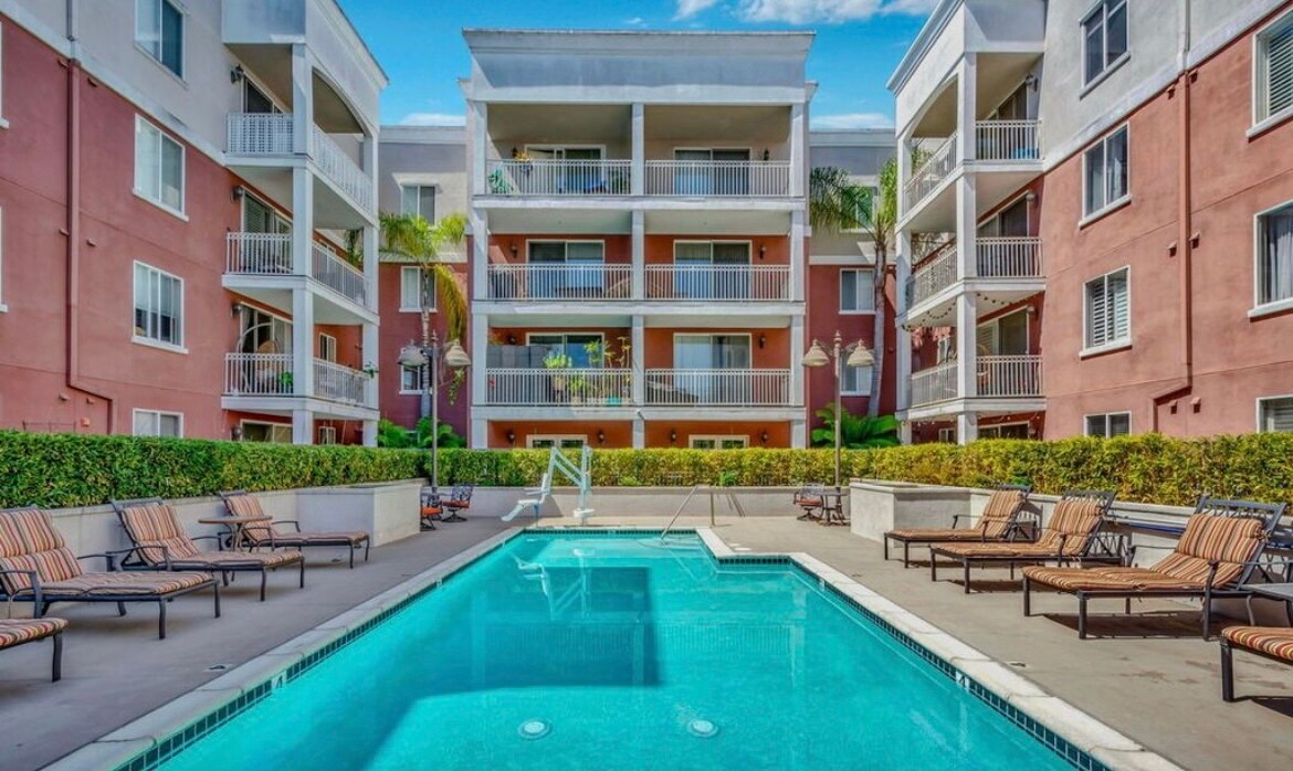 Primary Photo - 3740 Santa Rosalia Dr