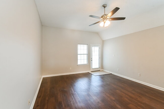 Building Photo - 9908 Tremont Dr