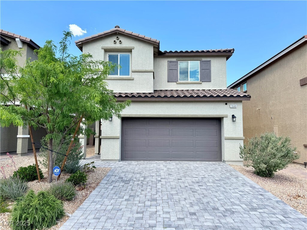 Foto principal - 7848 Pink Opal Ave