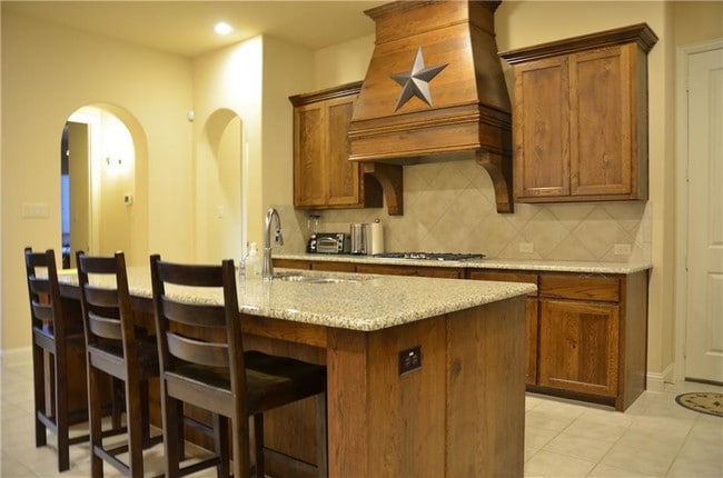 Building Photo - 2260 Hidalgo Dr