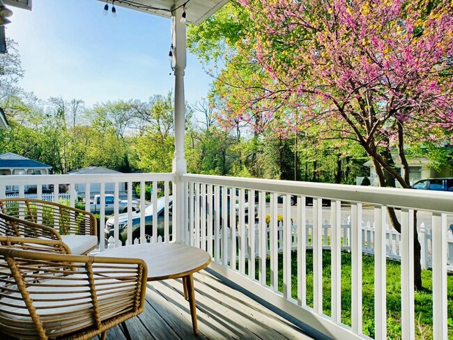 Building Photo - 4005 9th St