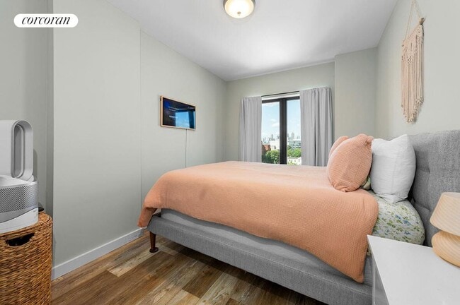 Building Photo - 30-82 Crescent Street 7B