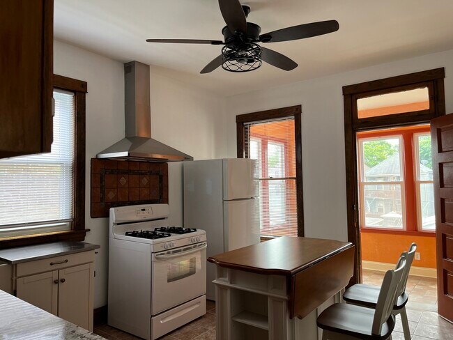 Foto del edificio - 3735 W Belden Ave