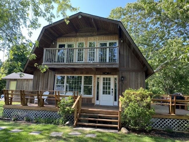Building Photo - 137 Adams Dr