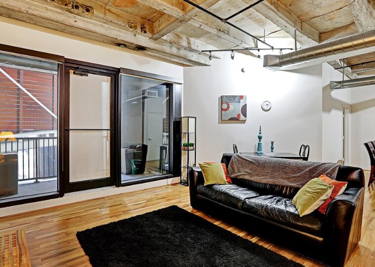 Photo - 917 Main St-7551