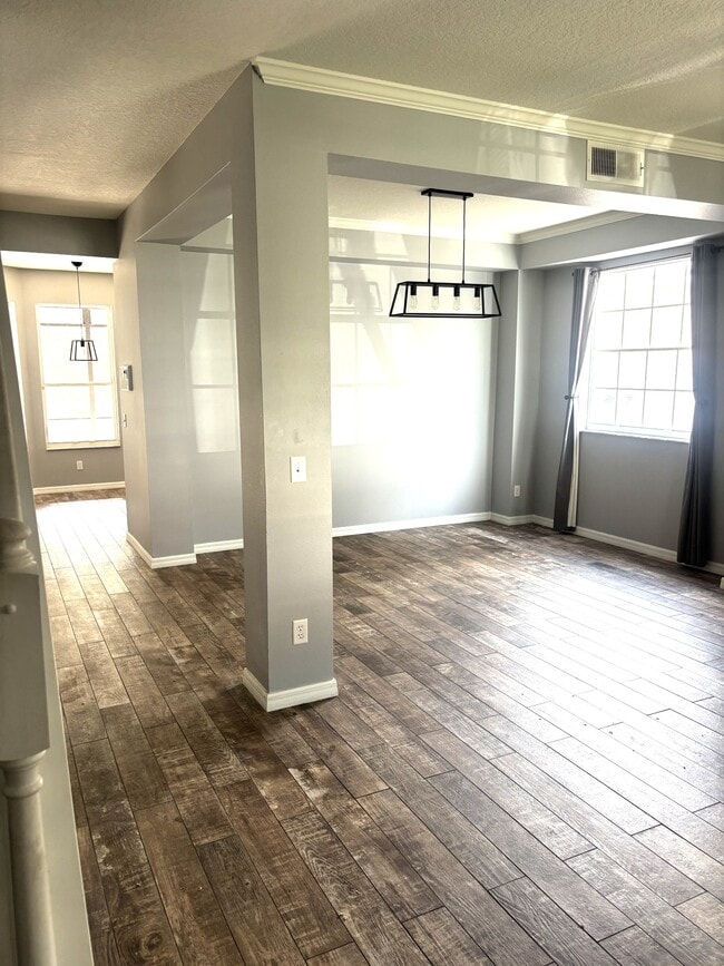 Building Photo - 862 Jade Forest Ave