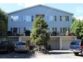 Primary Photo - 147-149 Meadow Ln