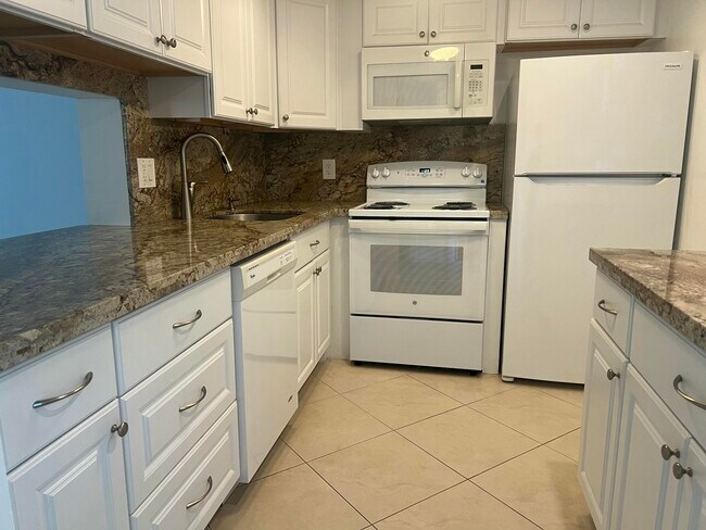 Foto del edificio - 2615 NE 3rd Ct