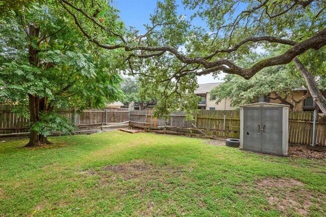 Building Photo - 3610 Greystone Dr