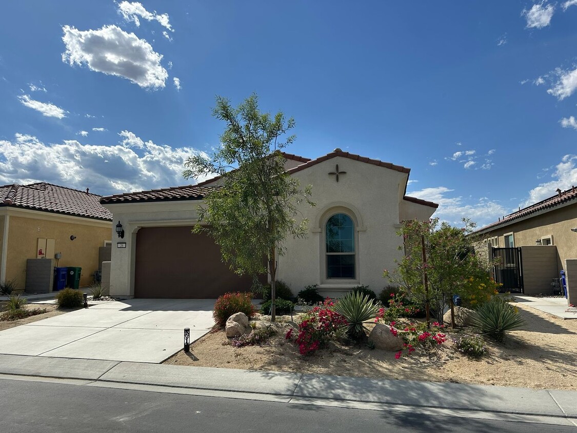 Primary Photo - Short term Furnished home in the desirable...