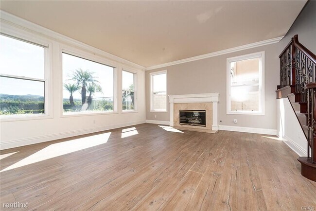 Building Photo - 5 br, 4.5 bath House - 8 Maidstone