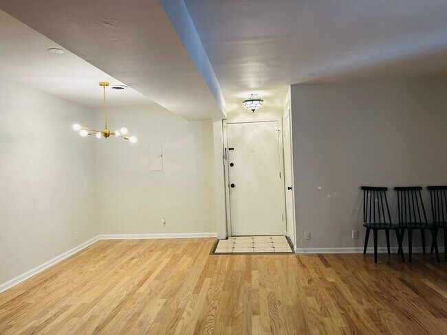 Foto del edificio - 5025 Hillsboro Pike