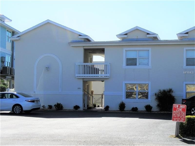 245 104th Ave Unit 4, Treasure Island, FL 33706 Condo for Rent in
