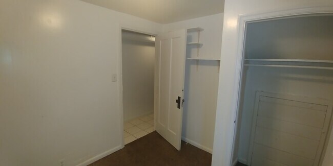 Foto del edificio - 371 E Roosevelt Ave