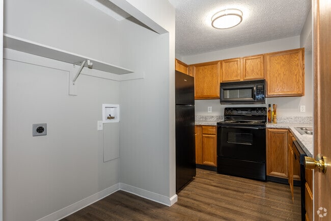 2BR, 1 BA - 960SF - Garden - Kitchen/Laundry - Millstone Lakes Apartments