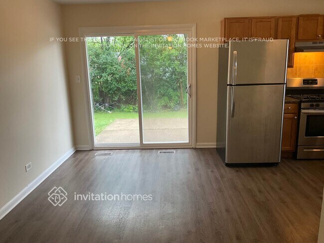 Foto del edificio - 17771 Sarah Ln