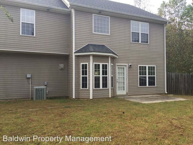 Building Photo - 5663 Fairway Forest Dr