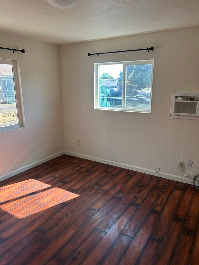 Foto del edificio - 5722 Lindhurst Ave