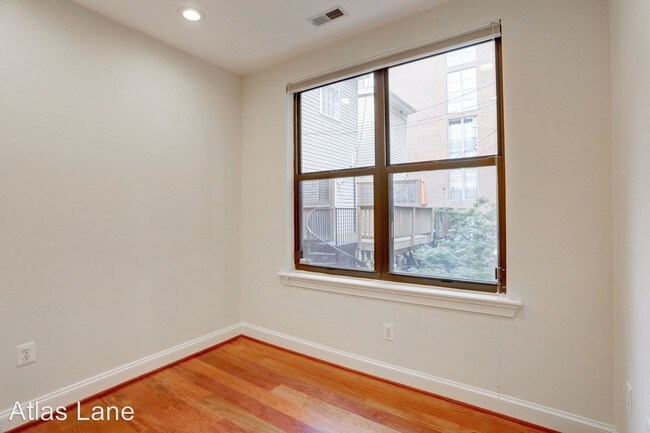 Foto del edificio - 2 br, 2 bath House - 1210 V St NW #3