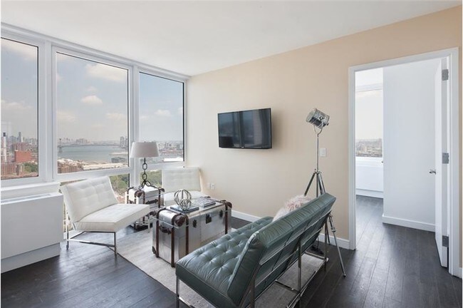 Foto del edificio - 301 E 75th St