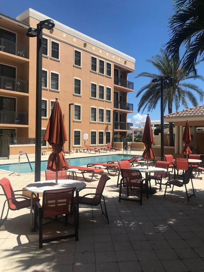 Foto del edificio - 511 Lucerne Ave