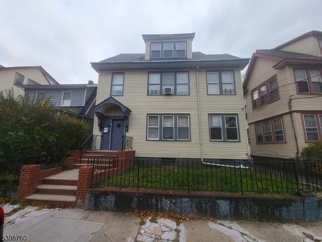 Foto del edificio - 68 Huntington Terrace