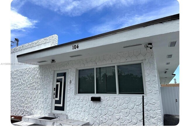 Building Photo - 104 NW 9th St