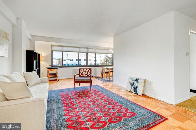 Foto del edificio - 5410 Connecticut Ave NW