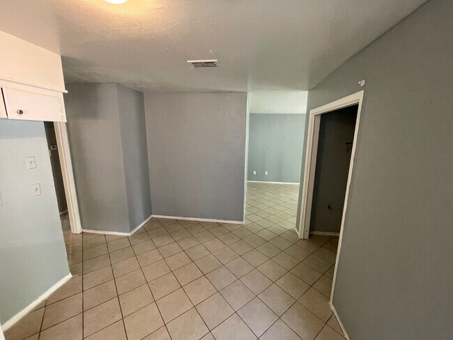 Foto del edificio - 3 Bedroom Home in Cedar Grove