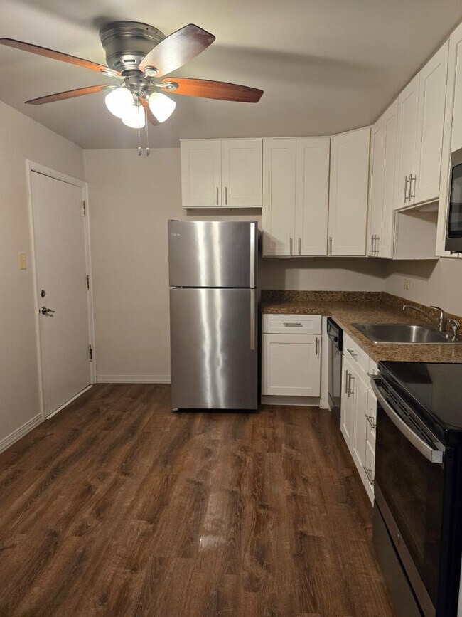 Foto del edificio - 941 N River Dr