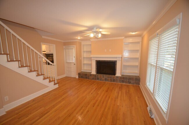 Building Photo - 5800 Amity Pl