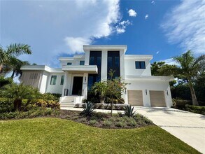 Building Photo - 510 Golf Links Ln
