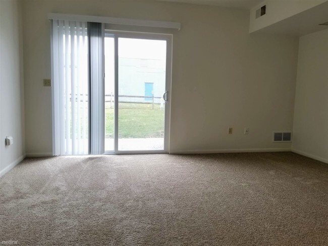 Foto del edificio - 2 br, 1 bath Townhome - 700 Hemlock Square