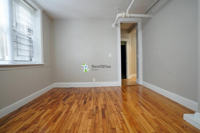 Building Photo - 15 Carol Ave