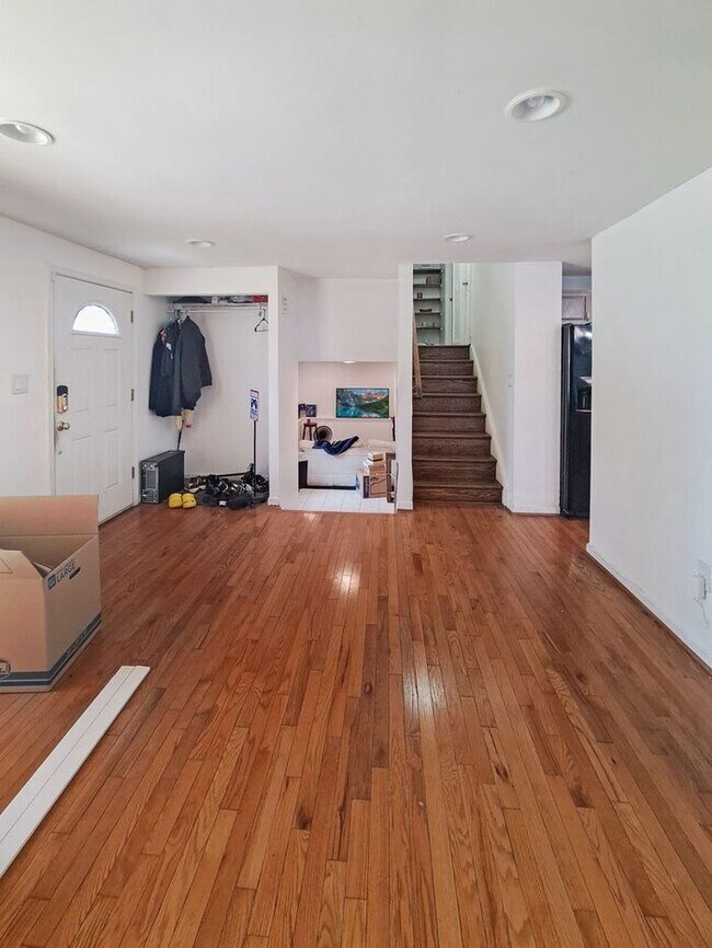 Building Photo - Coming Soon! Pet Friendly, Split Level SFH...
