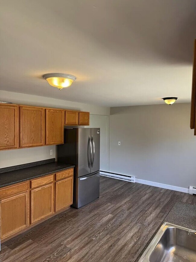 Foto del edificio - The Townhomes at China Lake LLC