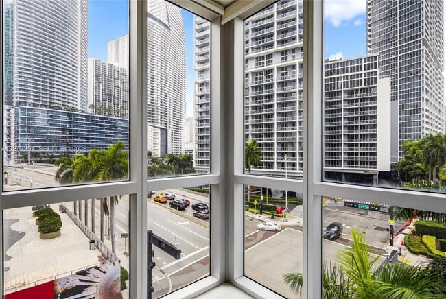 Building Photo - 500 Brickell Ave