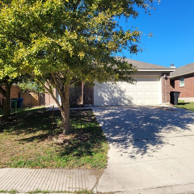 Building Photo - Clean North East Home - O'Conner & IH35