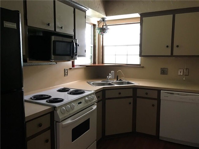 Foto del edificio - 3133 Laguna Shores Rd
