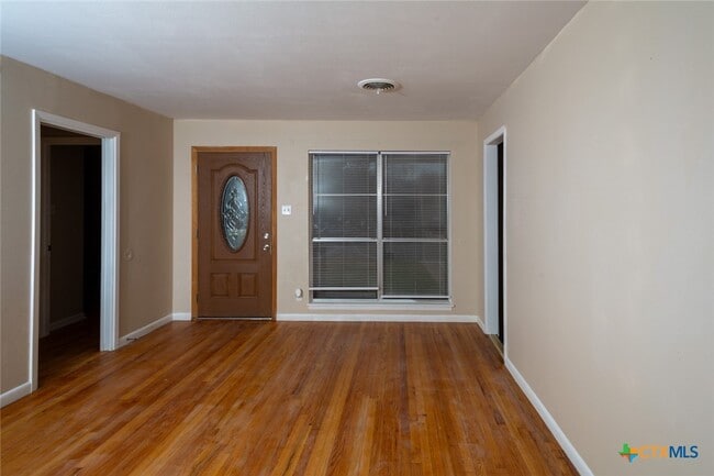 Building Photo - 1405 Missouri Ave