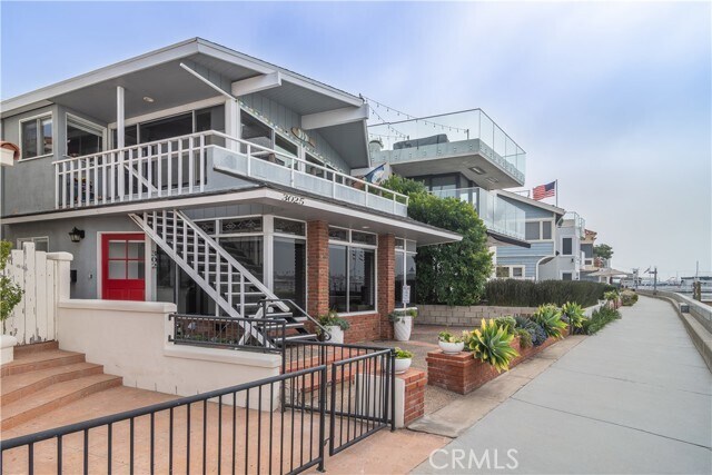 Building Photo - 302 S Bay Front